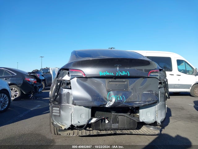 2024 TESLA MODEL Y 7SAYGDEE1RF163929 Photo 5