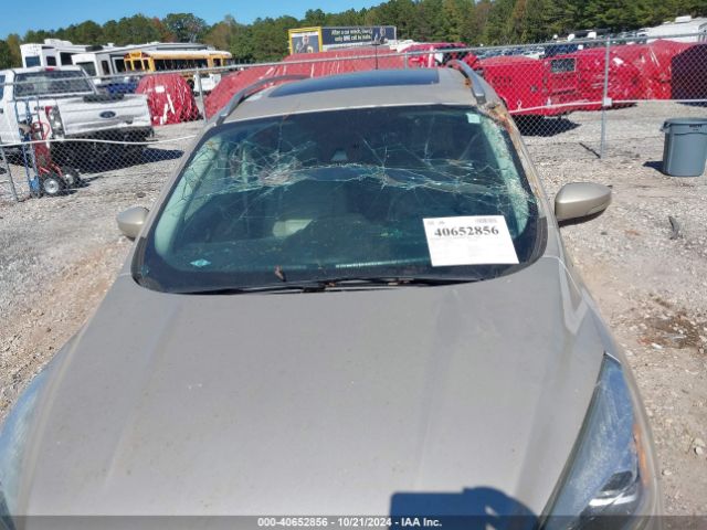 1FMCU0J93HUF01687 Ford Escape Titanium