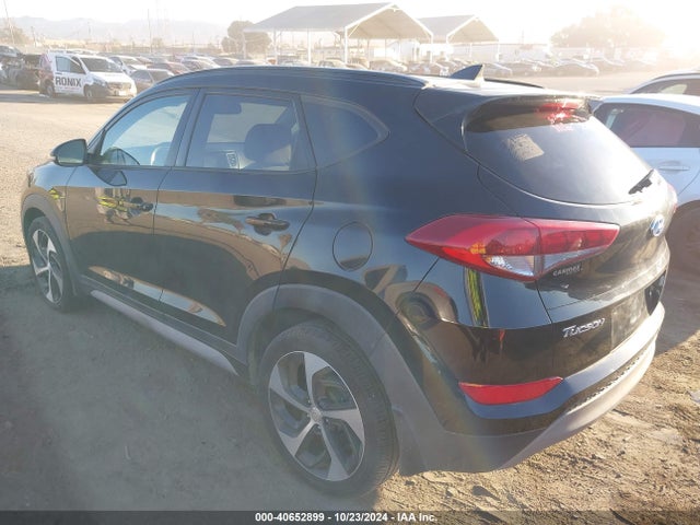 Hyundai Tucson Value 2018 KM8J33A26JU700043 Image 3