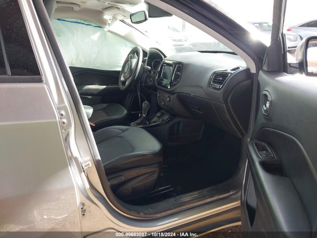 3C4NJDBB7KT595055 Jeep Compass Altitude 4x4