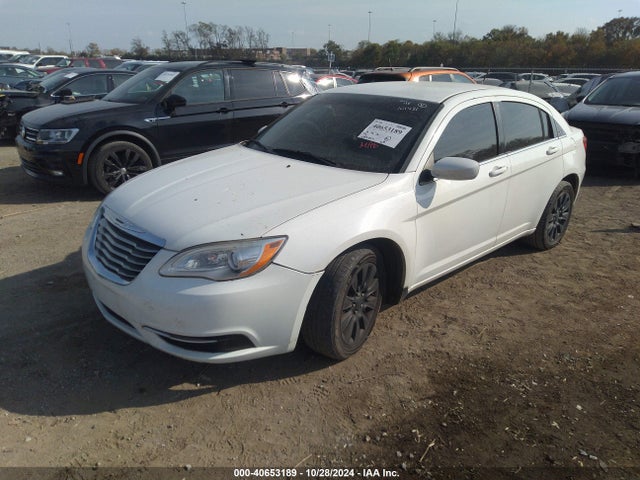 1C3CCBAG1EN101431 Chrysler 200 LX