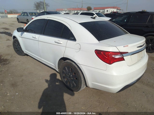 Chrysler 200 LX 2014 1C3CCBAG1EN101431 Image 3