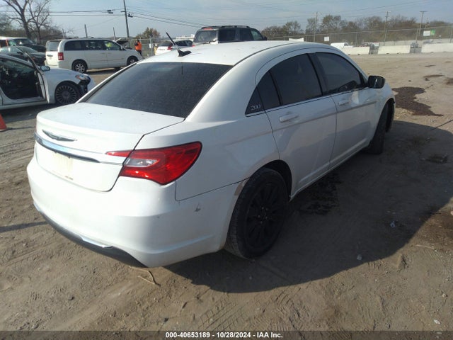 Chrysler 200 LX 2014 1C3CCBAG1EN101431 Image 4