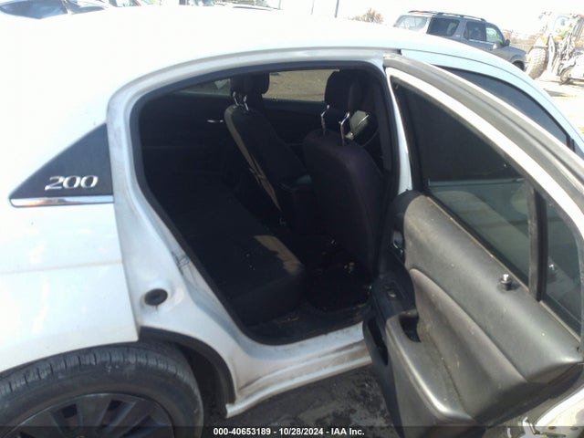 Chrysler 200 LX 2014 1C3CCBAG1EN101431 Image 8