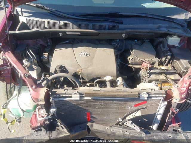 5TDXZ3DC8HS816294 Toyota SIENNA SE