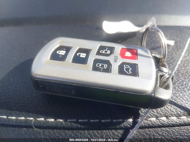 Toyota SIENNA SE 2017 5TDXZ3DC8HS816294 Image 11