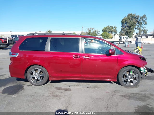 Toyota SIENNA SE 2017 5TDXZ3DC8HS816294 Image 14
