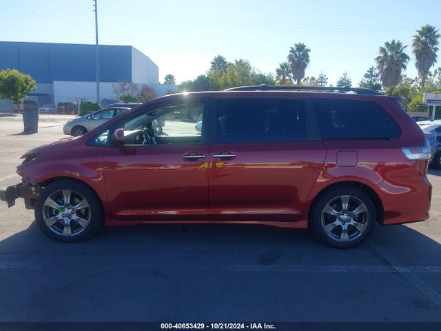 Toyota SIENNA SE 2017 5TDXZ3DC8HS816294 Image 15