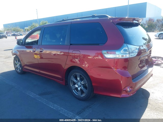 5TDXZ3DC8HS816294 Toyota SIENNA SE
