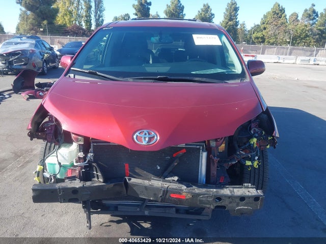 5TDXZ3DC8HS816294 Toyota SIENNA SE