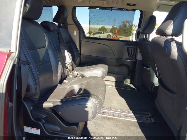 5TDXZ3DC8HS816294 Toyota SIENNA SE