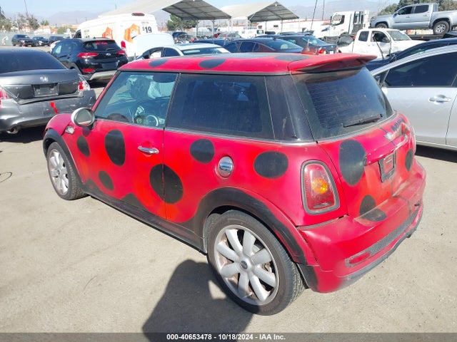 2007 MINI COOPER S WMWMF73567TT81455 Photo 2