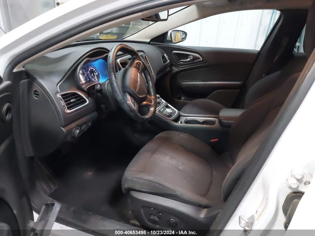 Chrysler 200 Limited 2015 1C3CCCAB0FN647813 Image 5