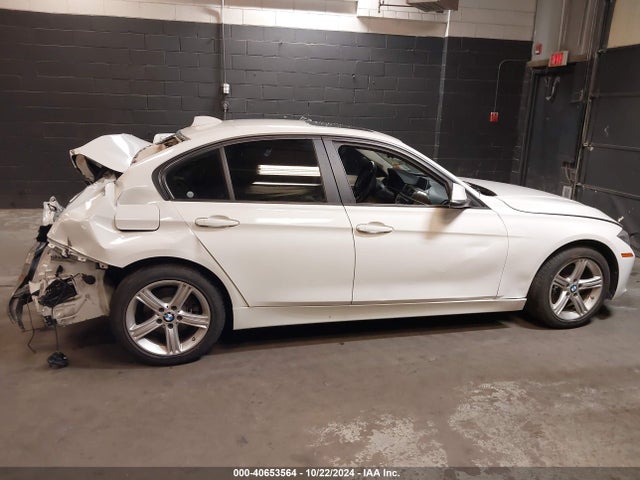 BMW 320i Xdrive 2014 WBA3C3C54EF987085 Image 13