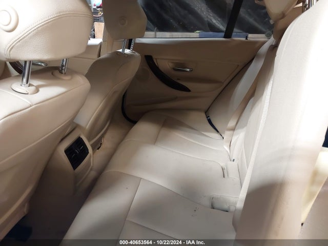 WBA3C3C54EF987085 BMW 320i Xdrive