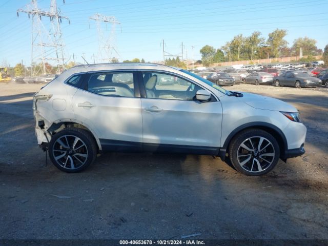 JN1BJ1CR4JW203481 Nissan Rogue Sport Sl