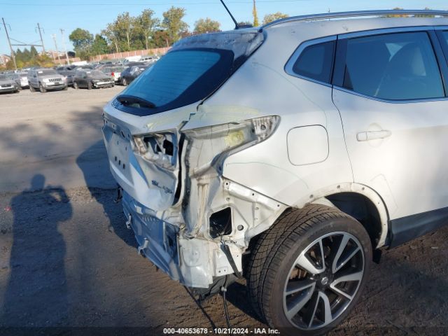 JN1BJ1CR4JW203481 Nissan Rogue Sport Sl