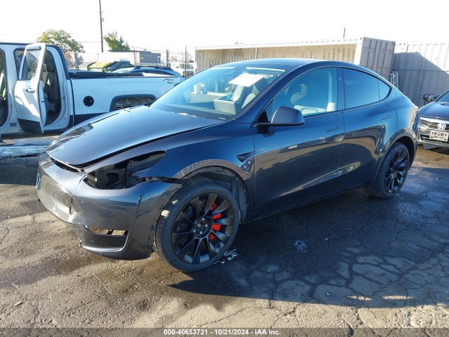 2024 TESLA MODEL Y 7SAYGDEEXRF075879 Photo 1