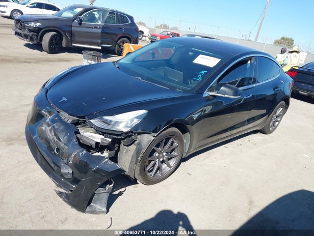 Tesla MODEL 3 2018 5YJ3E1EA9JF172388 Image 2