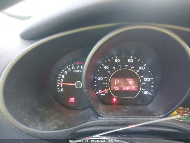 KIA SOUL + 2015 KNDJP3A57F7817719 Image 7