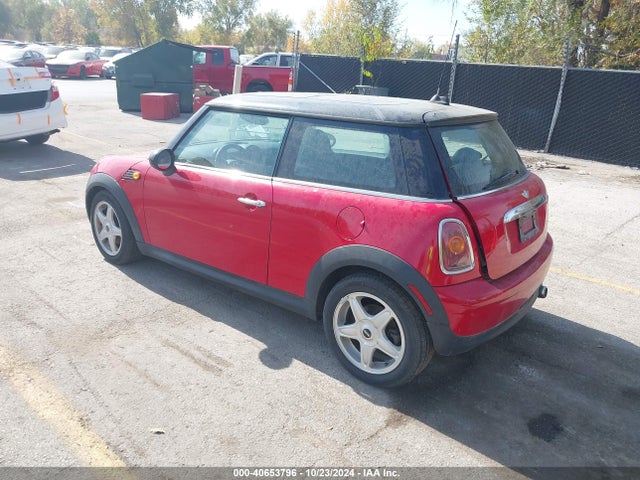 2008 MINI COOPER WMWMF33548TU66515 Photo 2
