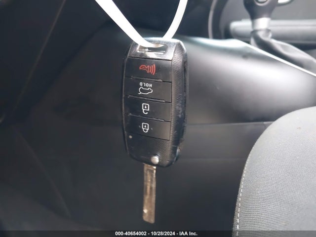 KIA Soul 2017 KNDJN2A22H7887704 Image 11
