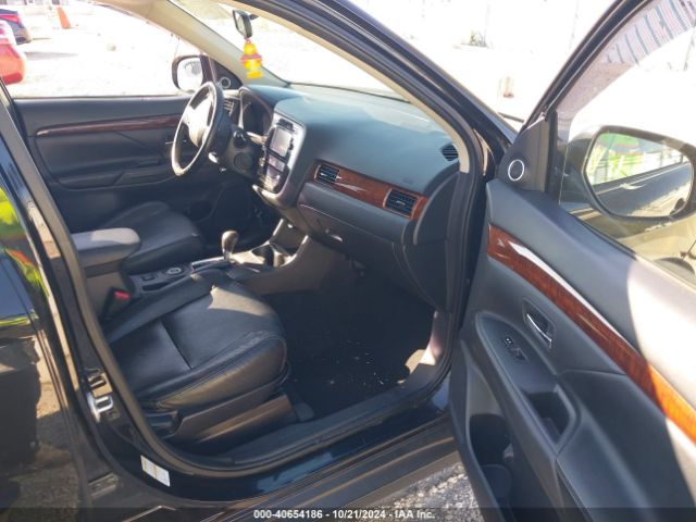 JA4AZ3A32EZ002480 Mitsubishi Outlander Se