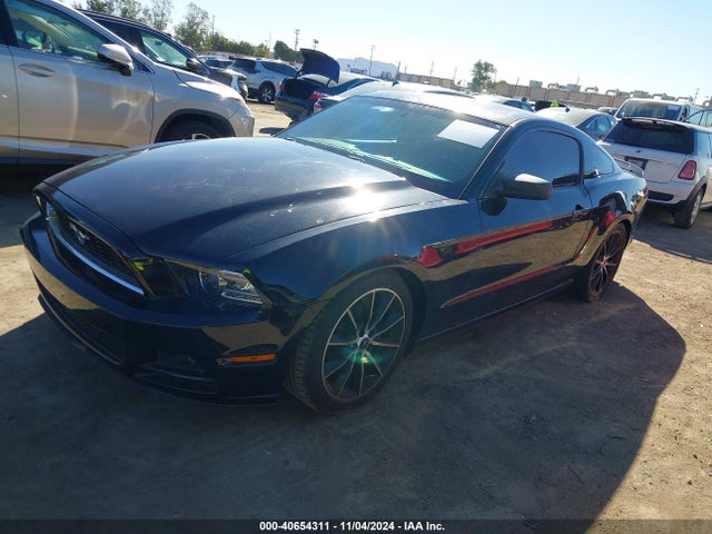 Ford Mustang V6 2014 1ZVBP8AM3E5250294 Image 2