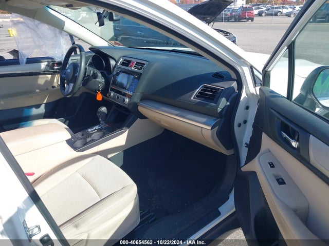 Subaru Outback 2.5i Premium 2017 4S4BSAFC5H3295855 Image 5