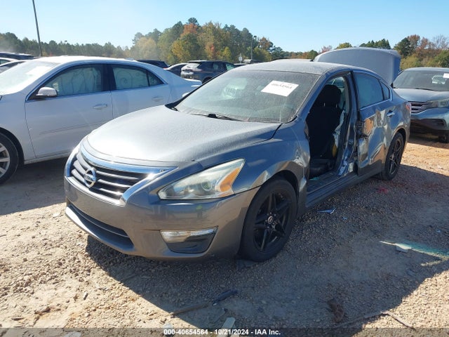 Nissan Altima 2015 1N4AL3AP4FC279667 Image 2