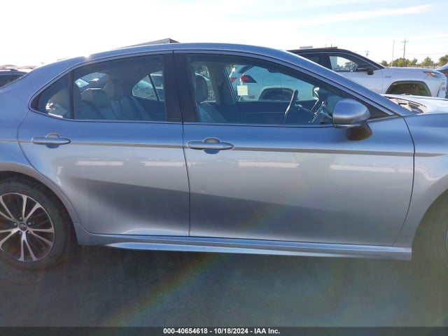 Toyota CAMRY SE 2018 4T1B11HK7JU094577 Image 14
