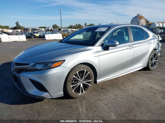 Toyota CAMRY SE 2018 4T1B11HK7JU094577 Image 2