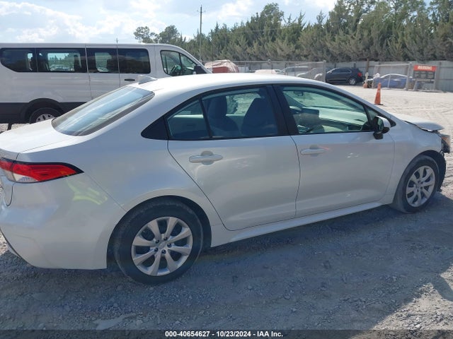 Toyota COROLLA LE 2022 5YFEPMAE2NP335714 Image 14