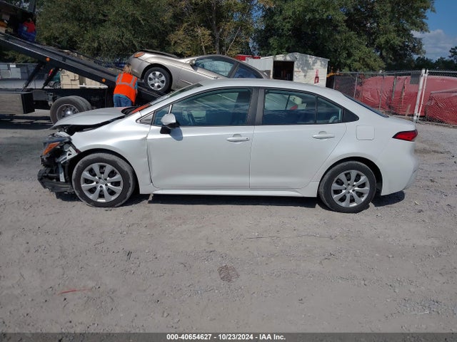 Toyota COROLLA LE 2022 5YFEPMAE2NP335714 Image 15