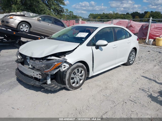 Toyota COROLLA LE 2022 5YFEPMAE2NP335714 Image 2