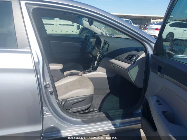 Hyundai Elantra Limited 2017 5NPD84LF2HH082507 Image 5