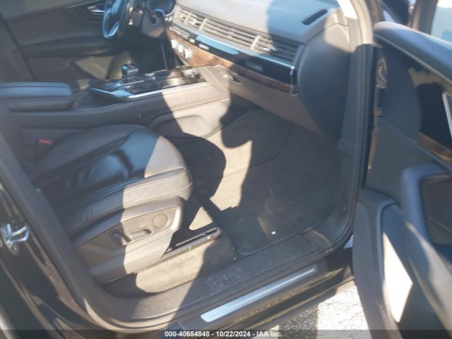 WA1LAAF71HD043393 Audi Q7 3.0t Premium
