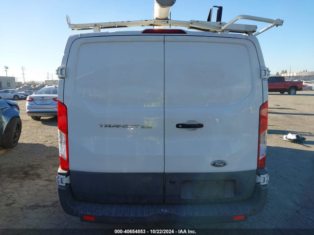 Ford Transit-250 2018 1FTYR1YM5JKA35029 Image 17