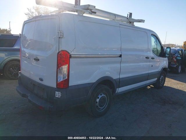 Ford Transit-250 2018 1FTYR1YM5JKA35029 Image 4