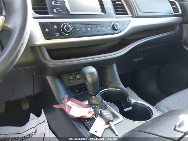 Toyota Highlander Le 2018 5TDZZRFH1JS246357 Image 11