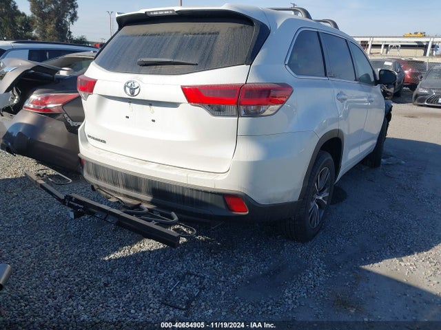 Toyota Highlander Le 2018 5TDZZRFH1JS246357 Image 4