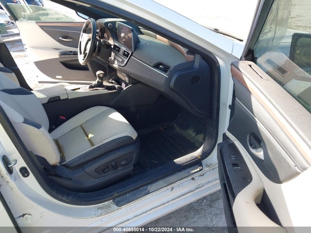 Lexus ES 300H 2023 58ADA1C13PU034921 Image 1