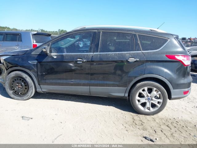 1FMCU0J95FUC42620 Ford Escape Titanium
