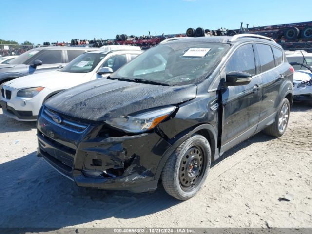 1FMCU0J95FUC42620 Ford Escape Titanium