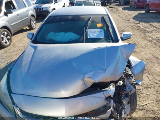 1G11D5SL1FF204785 Chevrolet MALIBU 2LT