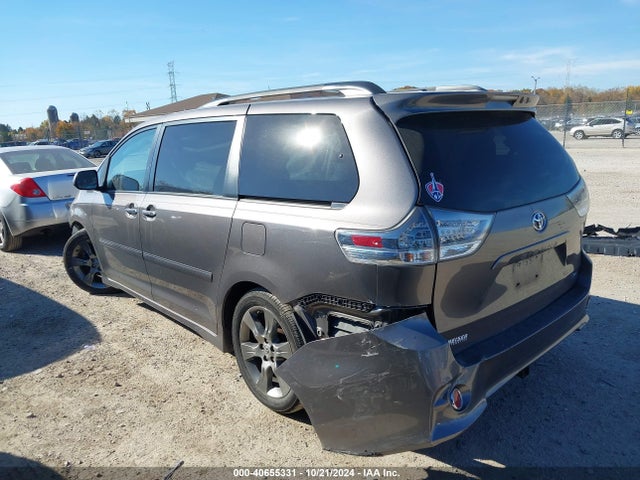 5TDXK3DC4GS749454 Toyota SIENNA SE