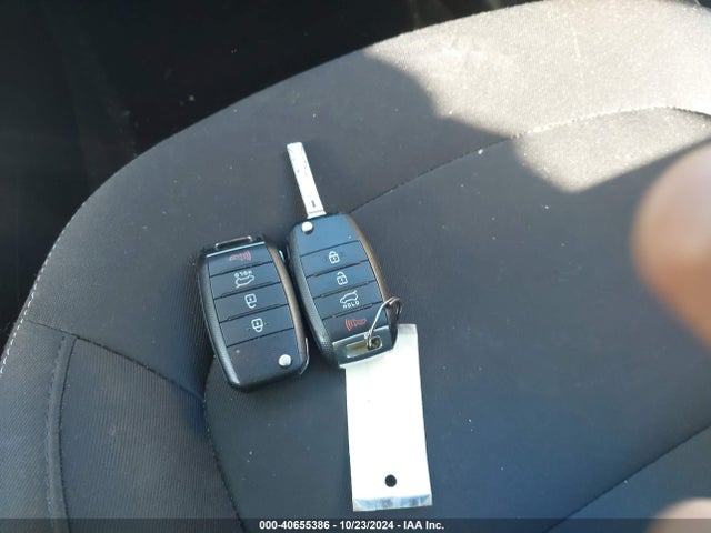 KIA Soul 2016 KNDJN2A2XG7352568 Image 11