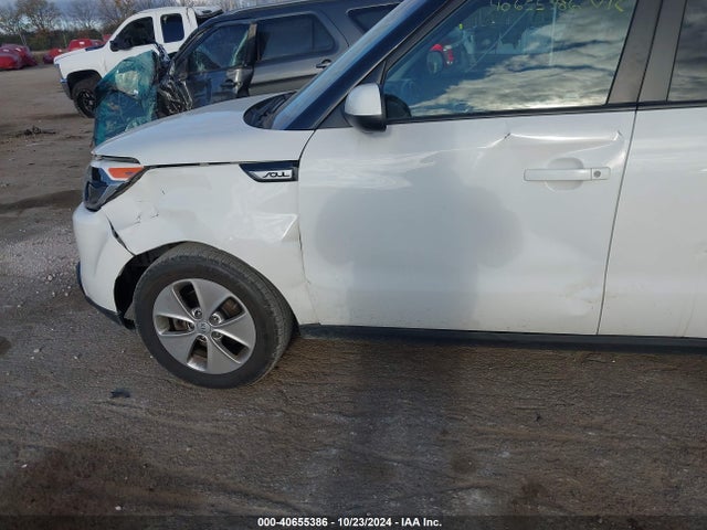 KIA Soul 2016 KNDJN2A2XG7352568 Image 6