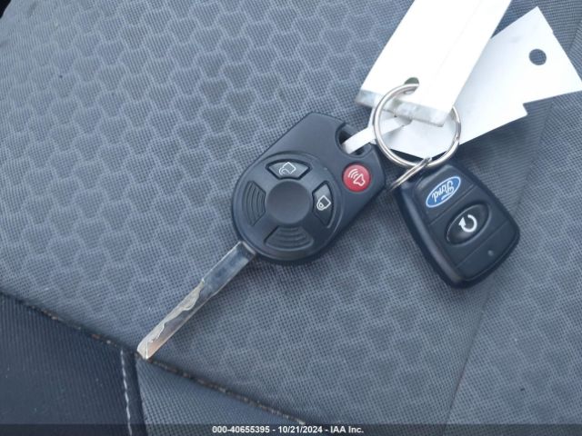 1FMCU0GD9HUD57266 Ford ESCAPE SE