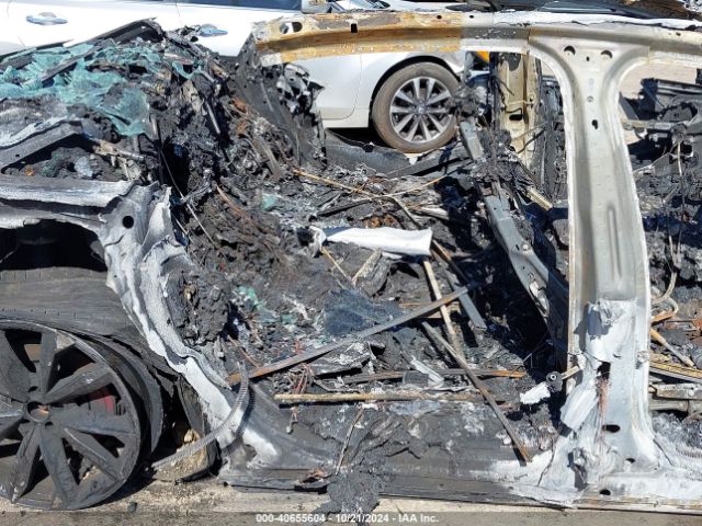 2022 AUDI S8 WAULSAF83NN000351 Photo 7